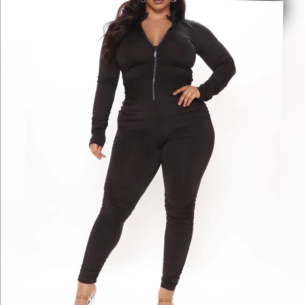 📌SOLD📌 black long sleeve rouched jumpsuit
